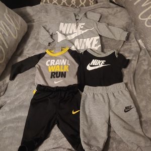 Nike Boys Set of 5 Pieces 6 Months